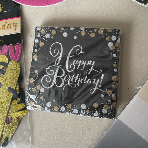 NWT unopened 30th birthday decorations - Picture 4 of 5